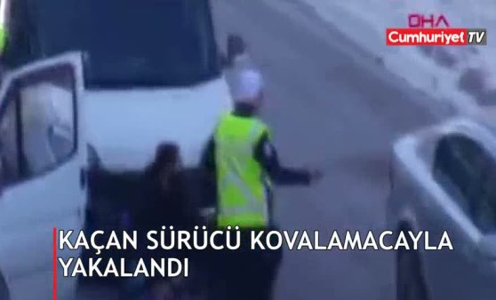 Polis aracına çarpıp kaçan sürücü, kovalamacayla yakalandı