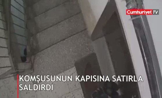 Satır ve bıçakla komşusunun kapısına dayandı (02.01.2019)(Video Haber)