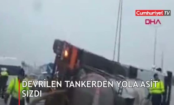 Devrilen tankerden yola asit sızdı