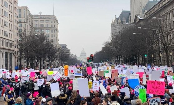 ABD’de binlerce kadın, Donald Trump’ı protesto etti