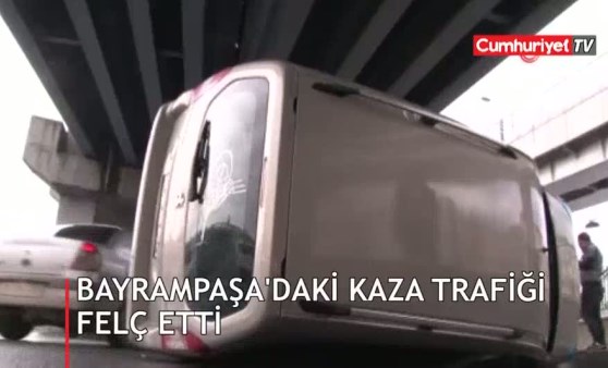 Bayrampaşa'daki kaza trafiği felç etti