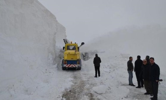 Muş’ta kar kalınlığı 10 metreye ulaştı