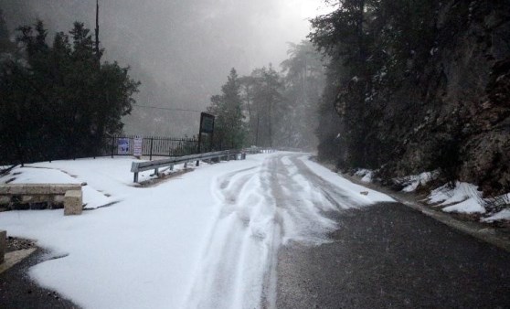 Burası Antalya: Dolu ve rüzgar etkisini sürdürüyor