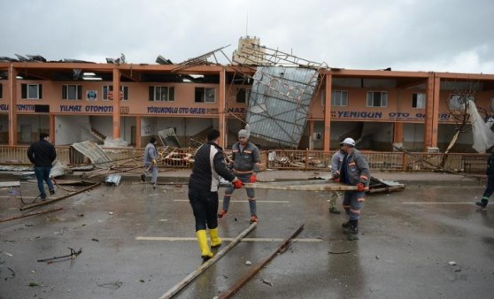 Korkunç olay! Antalya'da hortum can aldı