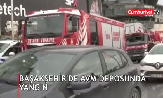 Başakşehir'de AVM'nin deposunda yangın