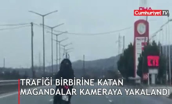 Trafiği birbirine katan magandalar kameraya yakalandı