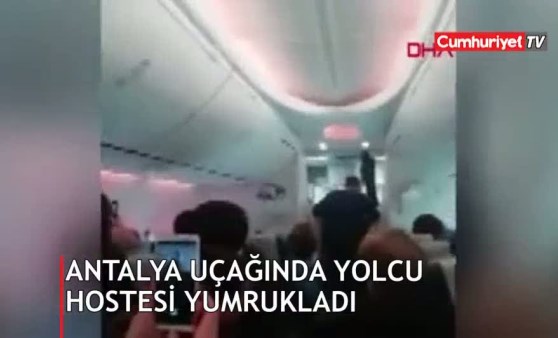 Yolcu hostesi yumrukladı, uçak acil iniş yaptı