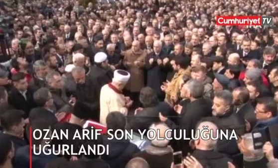 Ozan Arif'in cenazesinde dikkat çeken iki isim (16.02.2019)(Video Haber)