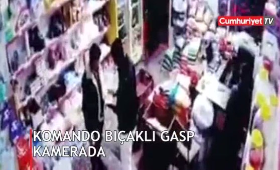 Komando bıçaklı dehşet kamerada