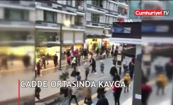 Cadde ortasında birbirlerine girdiler: 1 yaralı