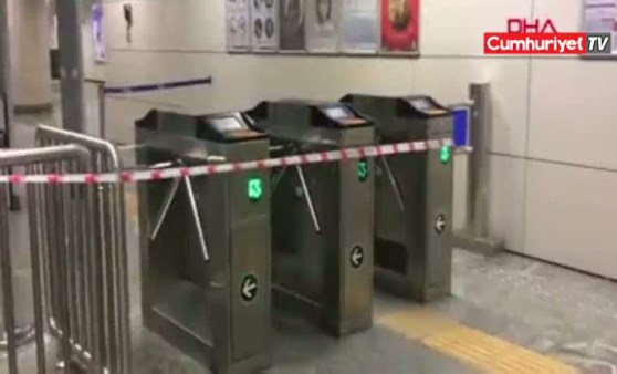 Metroda bir kişi raylara düştü