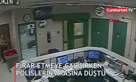 Silahlarını çekmiş kendisini bekleyen polisler ortasına düştü