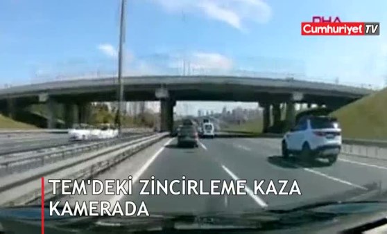 TEM'deki zincirleme kaza kamerada