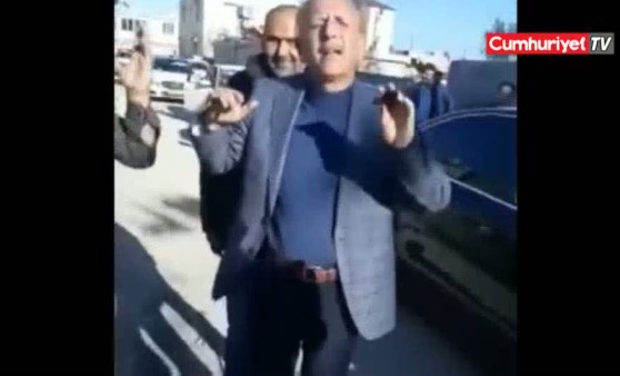 Reyhanlı’da köylüler AKP’li Belediye Başkanı Çüter’i kovdu: “Gelirsen seni kepaze ederim demiştim, hatırladın mı!”