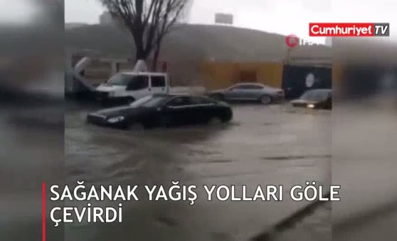 Başkent'te sağanak yağış yolları göle çevirdi