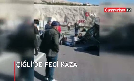 Çiğli'de, down sendromlu çocukları ve ailelerini taşıyan midibüs, devrildi