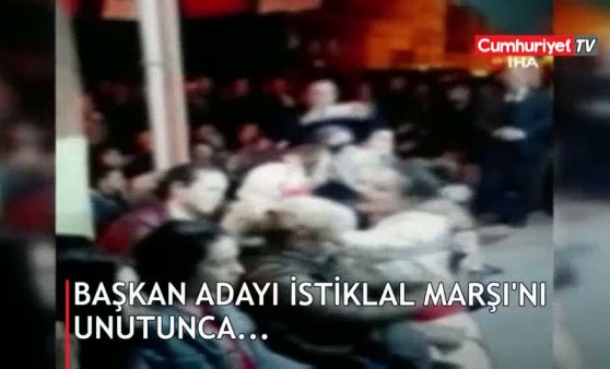 Başkan adayının zor anları... İstiklal Marşı'nı unuttu