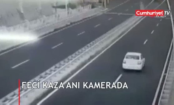 Feci kaza anı kamerada: 5 kişi yaralandı