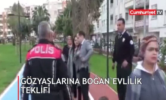 Polisler genç sevgilileri durdurdu, gerçek sonradan ortaya çıktı