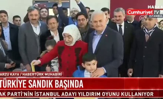 Binali Yıldırım'ın seçim sandığındaki zor anları