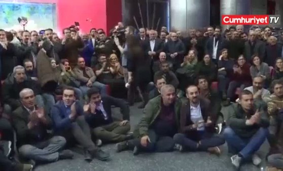 Ankara'da CHP Genel Merkezi'ne gelen yurttaşlar 