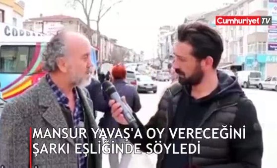 Mansur Yavaş'a oy vereceğini şarkı eşliğinde söyledi