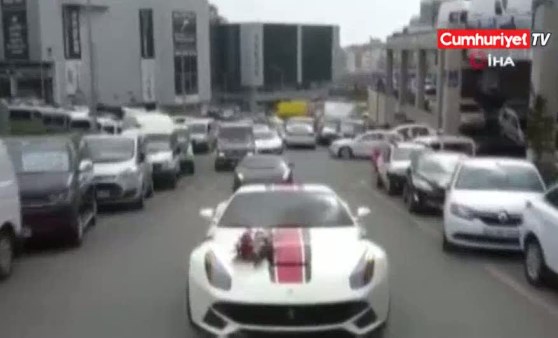 İstanbul’da ultra lüks otomobilli düğün konvoyunda “drift” terörü