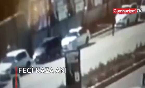 Feci kaza anı: Havalandıktan sonra park halindeki otomobilin arka camından içeri girdi