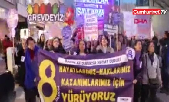 8 Mart'ta yürüyenleri izledi, 'ben çalışmak zorundayım' dedi