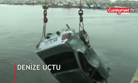 Sevgilisiyle kavga etti, aracıyla denize uçtu