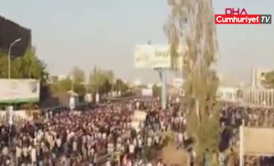 Sudan'ı 30 yıldır yöneten Beşir görevi bıraktı