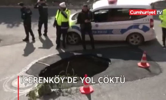 İçerenköy'de yol çöktü