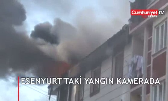 Esenyurt'ta 5 katlı binanın çatısında yangın çıktı