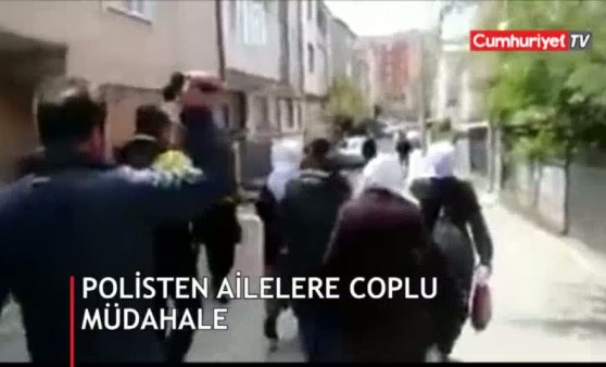 Gebze Cezaevi önündeki ailelere coplu polis müdahalesi (19.04.2019)(Video Haber)