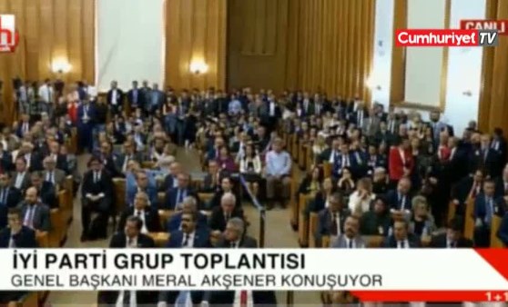 Meral Akşener'den Berat Albayrak taklidi