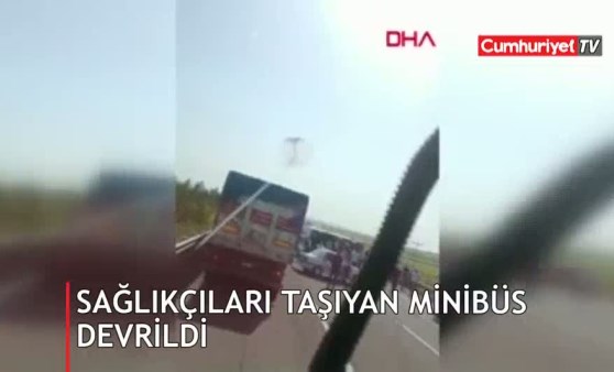 Emekçileri taşıyan minibüs devrildi: 5 ölü!