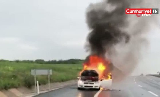 Arnavutköy'de dehşete düşüren olay: Araç içinde kadını yaktı!