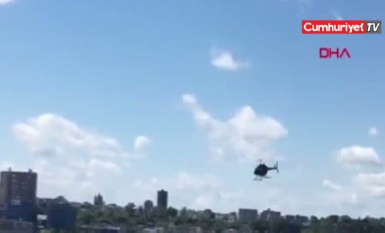 New York'ta helikopter nehre düştü