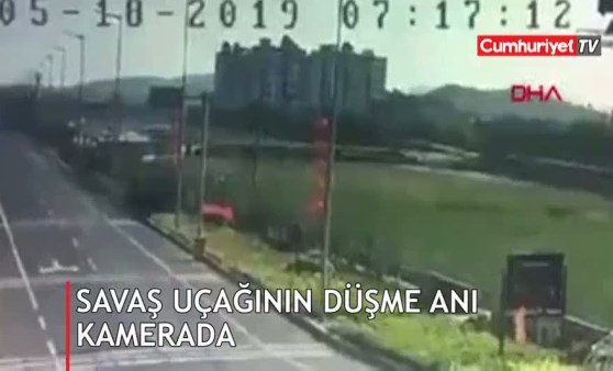 Çin’de savaş uçağı düştü.. O anlar güvenlik kamerasında