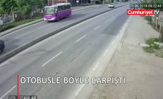 Kaza anı kamerada! Karşı şeride böyle geçti