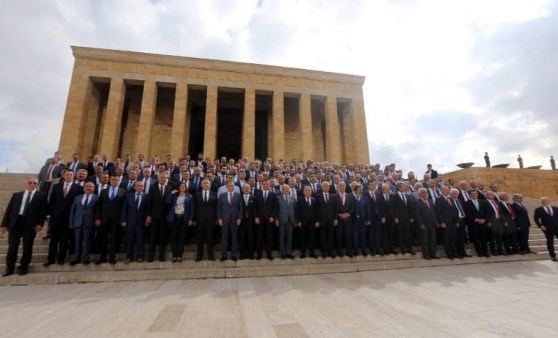 CHP'li belediye başkanlarından Anıtkabir ziyareti