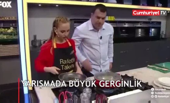 The Taste Türkiye'de büyük gerginlik! Rafet Şef, kadın yarışmacısına demediğini bırakmadı