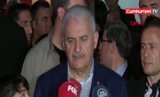 Binali Yıldırım, teravih namazı sonrası açıklama yaptı