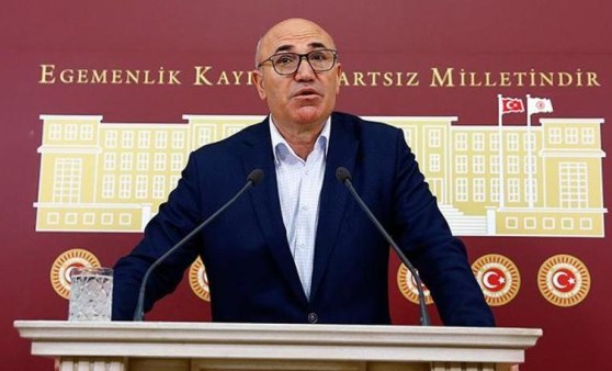 CHP'li Tanal Meclis'te Cumhuriyet gazetesini anlattı