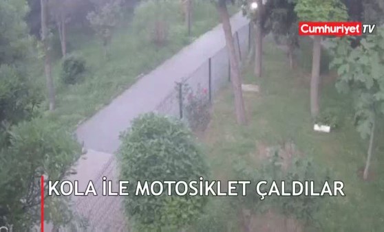 İstanbul'da şaşkına çeviren hırsızlık: Kola ile motosiklet çaldılar