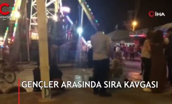 Gençler arasında sıra kavgası