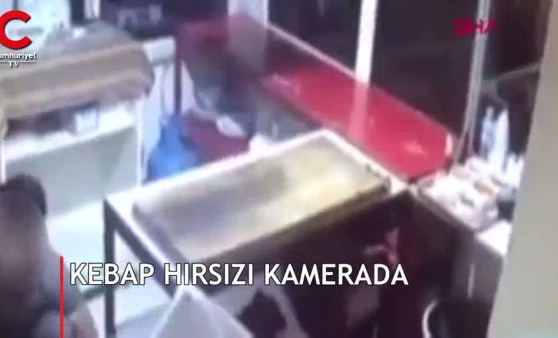 Kebap hırsızı kamerada