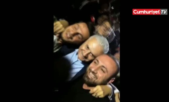 Binali Yıldırım'ı 'yeni kankam' diyerek öptü