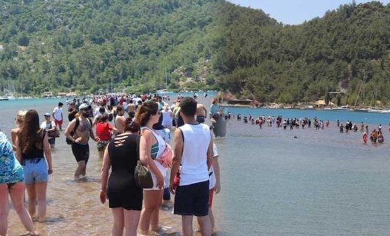 Efsaneyi duyan turistler oraya koştu!