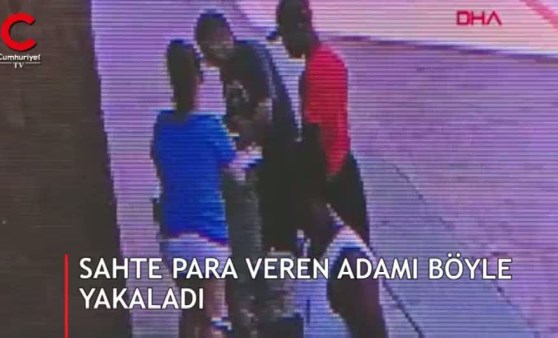 Sahte para veren adamı paçasından yakaladı